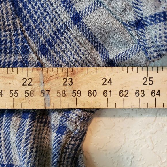 Duluth Trading Shirt Blue Plaid Burlyweight Flannel, Size Medium - Picture 9 of 9